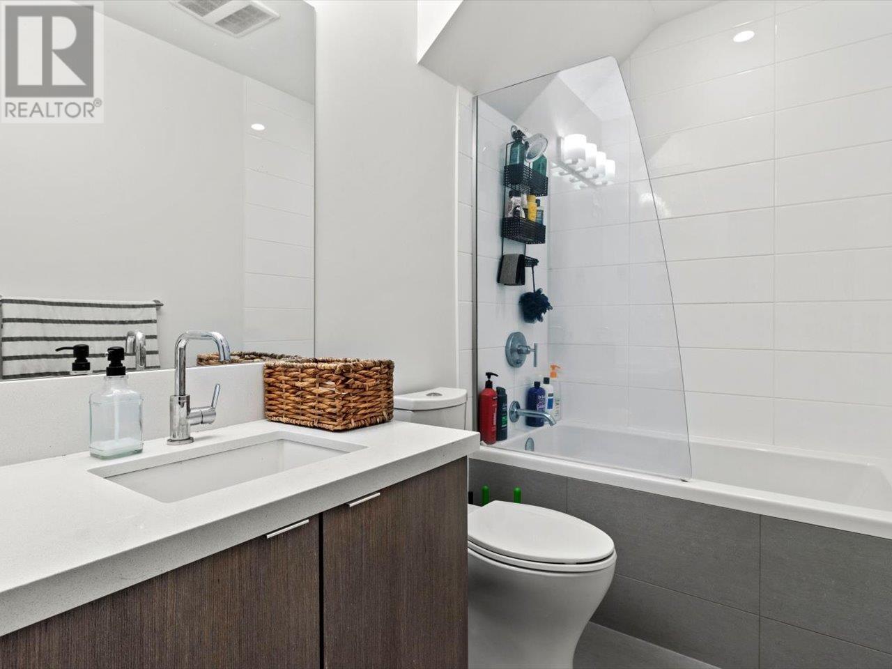 Listing Picture 22 of 29 : 701 384 E 1ST AVENUE, Vancouver / 溫哥華 - 魯藝地產 Yvonne Lu Group - MLS Medallion Club Member