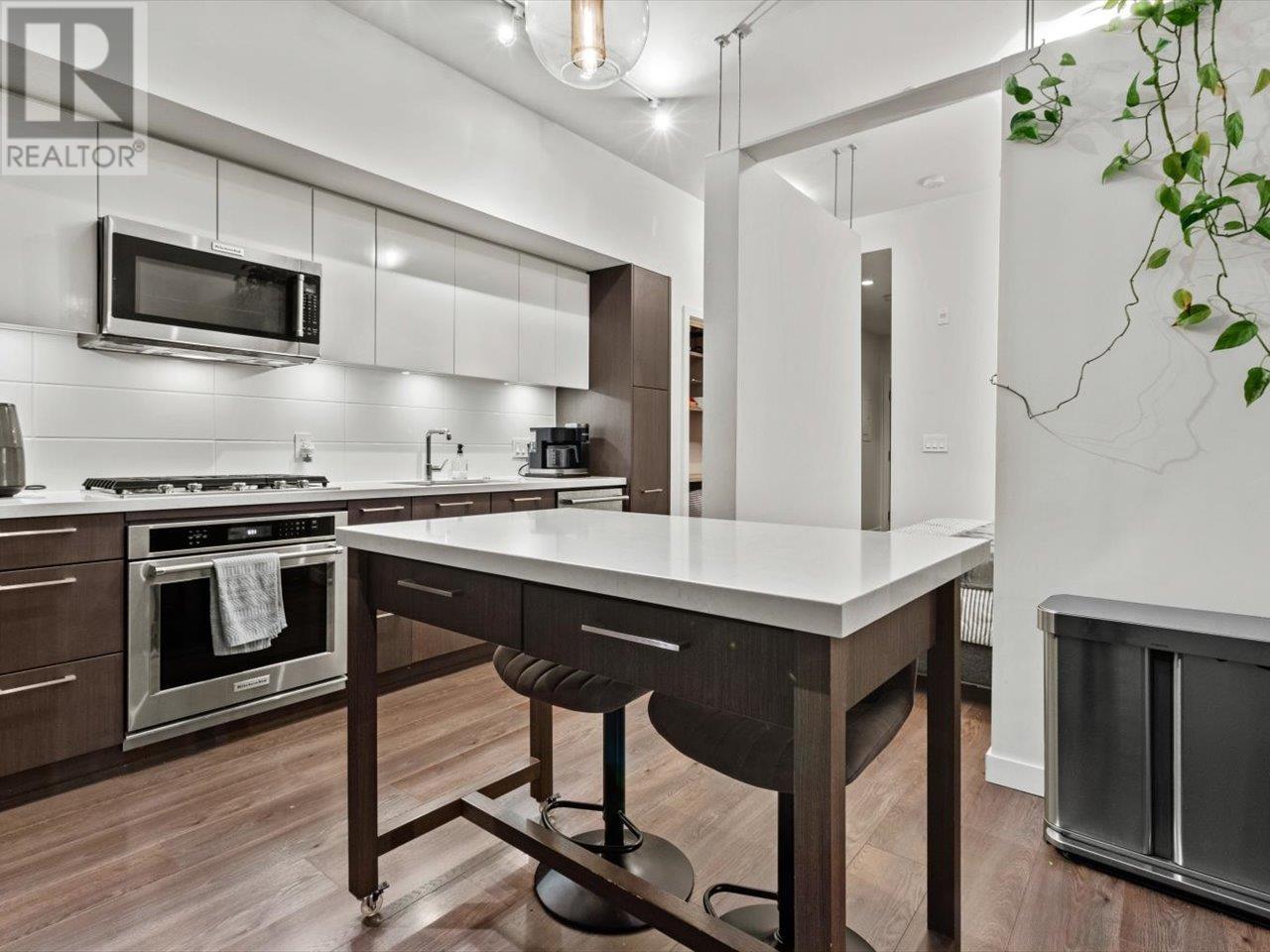 Listing Picture 15 of 29 : 701 384 E 1ST AVENUE, Vancouver / 溫哥華 - 魯藝地產 Yvonne Lu Group - MLS Medallion Club Member