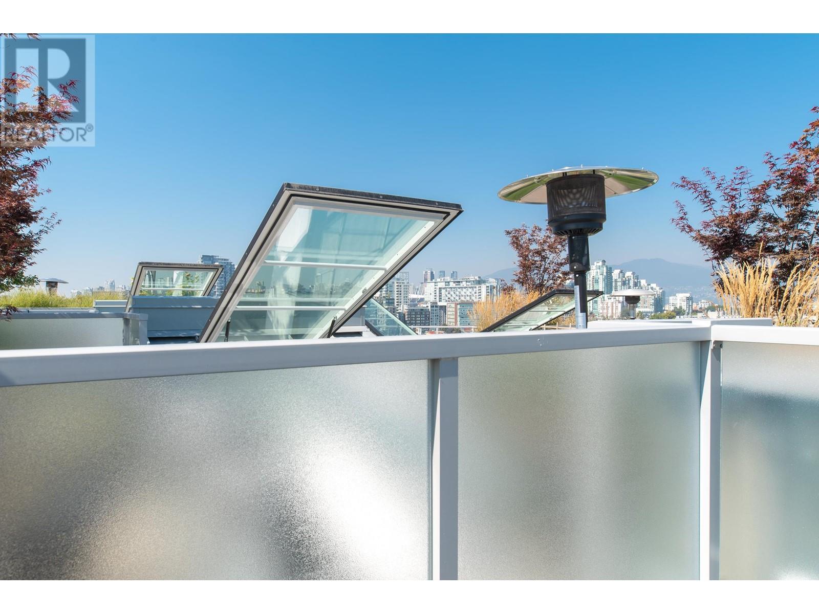 Listing Picture 7 of 29 : 701 384 E 1ST AVENUE, Vancouver / 溫哥華 - 魯藝地產 Yvonne Lu Group - MLS Medallion Club Member