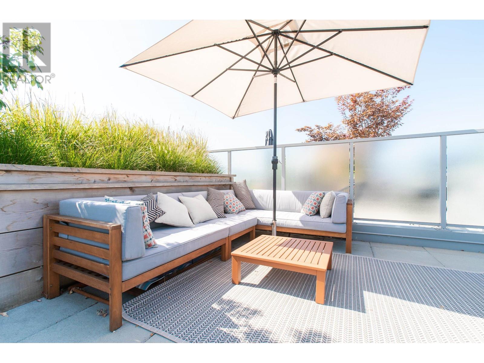 701 384 E 1ST AVENUE, Vancouver