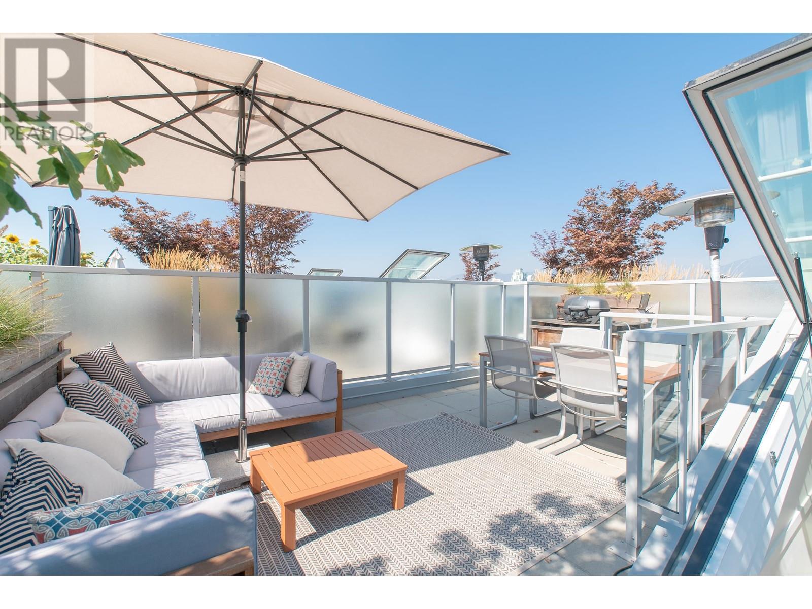 Listing Picture 2 of 29 : 701 384 E 1ST AVENUE, Vancouver / 溫哥華 - 魯藝地產 Yvonne Lu Group - MLS Medallion Club Member