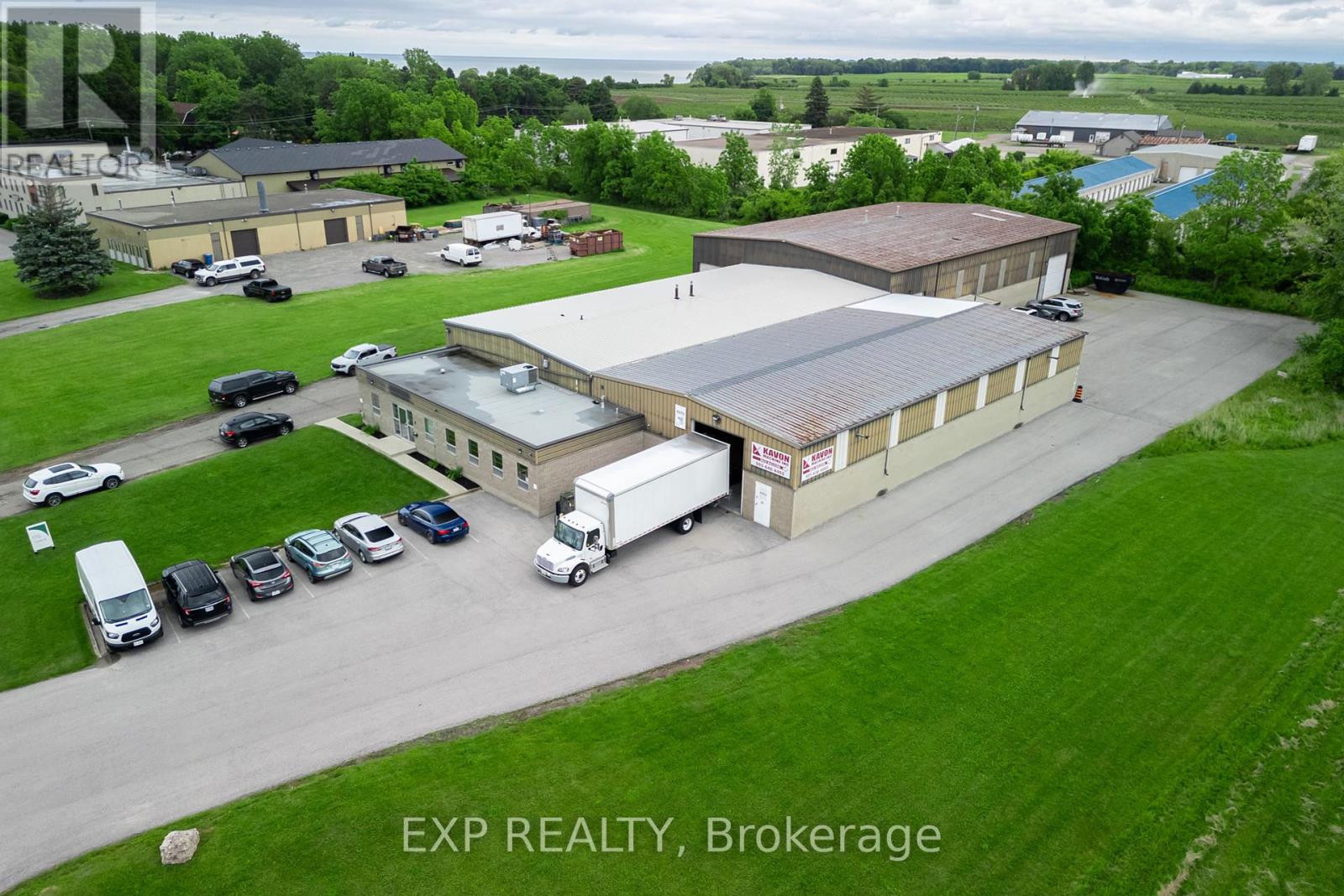 2 - 9 Keefer Road, St. Catharines, Ontario  L2M 6K4 - Photo 7 - X12022106