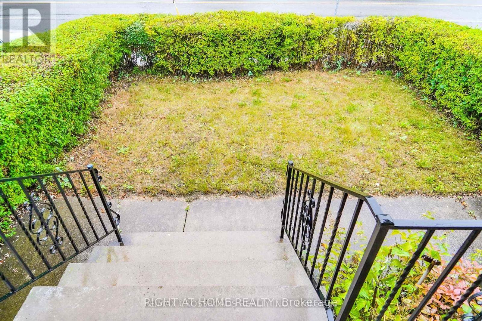 1326 Victoria Park Avenue, Toronto, Ontario  M4B 2L6 - Photo 37 - E12008586