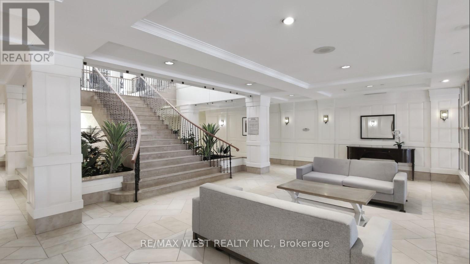 Property at 206A - 710 HUMBERWOOD BOULEVARD image 4
