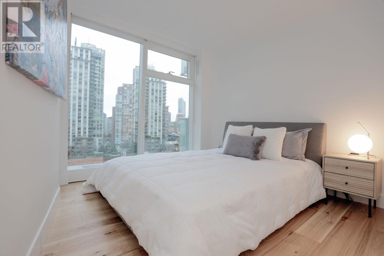 Listing Picture 14 of 20 : 1201 777 RICHARDS STREET, Vancouver / 溫哥華 - 魯藝地產 Yvonne Lu Group - MLS Medallion Club Member