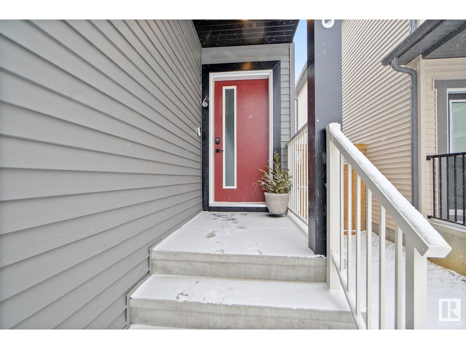 Property at 520 Bluff Lane image 5