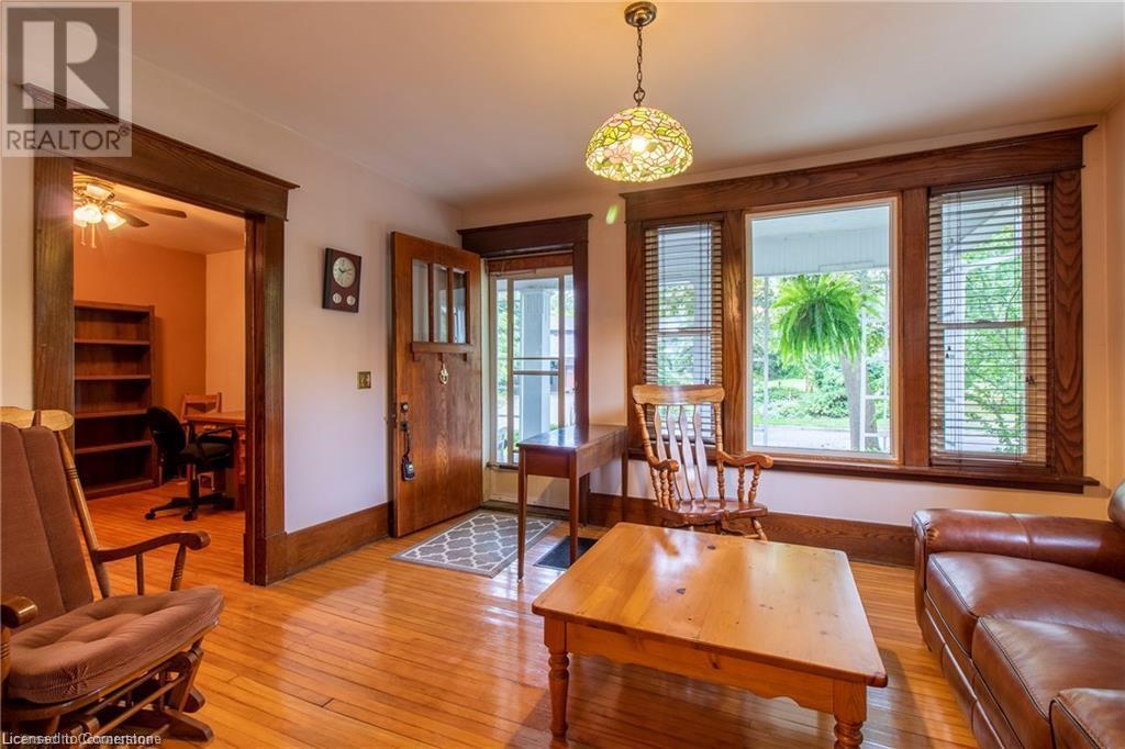 Property at 15 HUMBERSTONE Avenue image 5