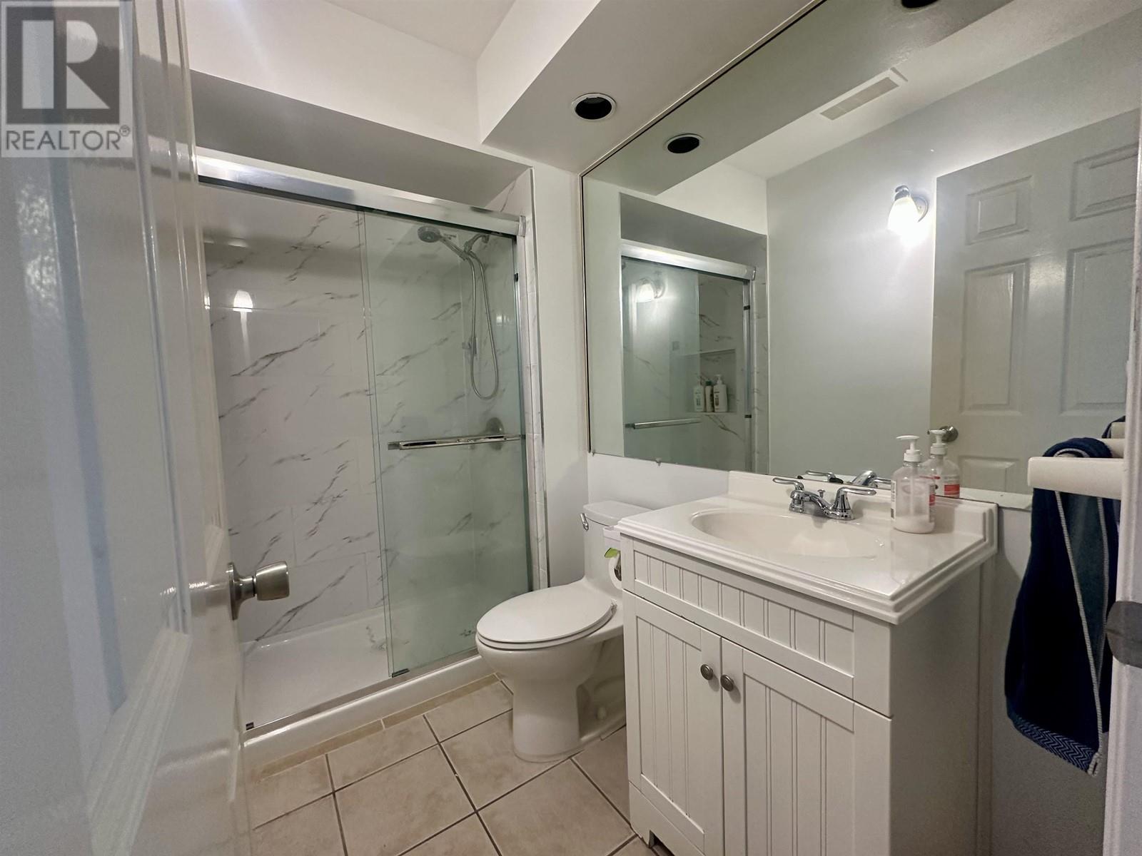 Listing Picture 18 of 34 : 9300 AUBURN DRIVE, Richmond / 烈治文 - 魯藝地產 Yvonne Lu Group - MLS Medallion Club Member
