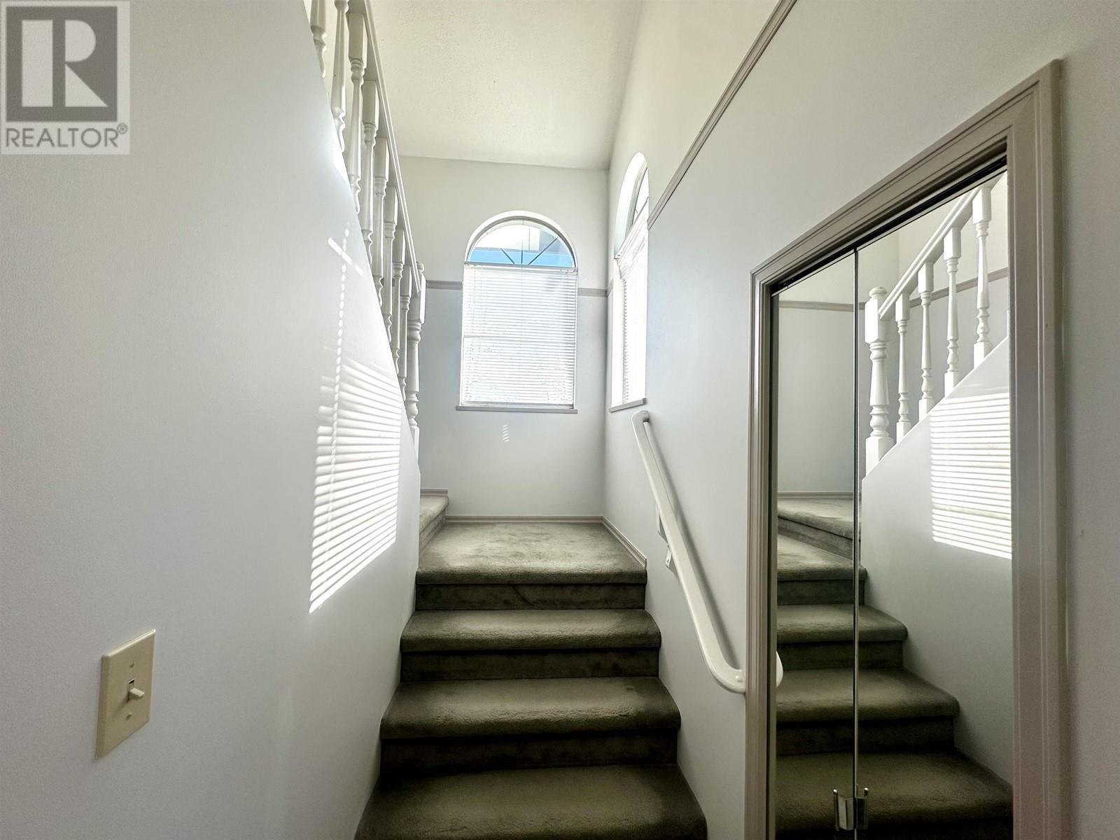 Listing Picture 19 of 34 : 9300 AUBURN DRIVE, Richmond / 烈治文 - 魯藝地產 Yvonne Lu Group - MLS Medallion Club Member