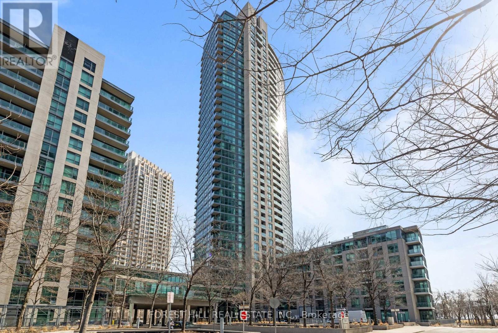 304 - 215 Fort York Boulevard, Toronto, Ontario  M5V 4A2 - Photo 1 - C12022210