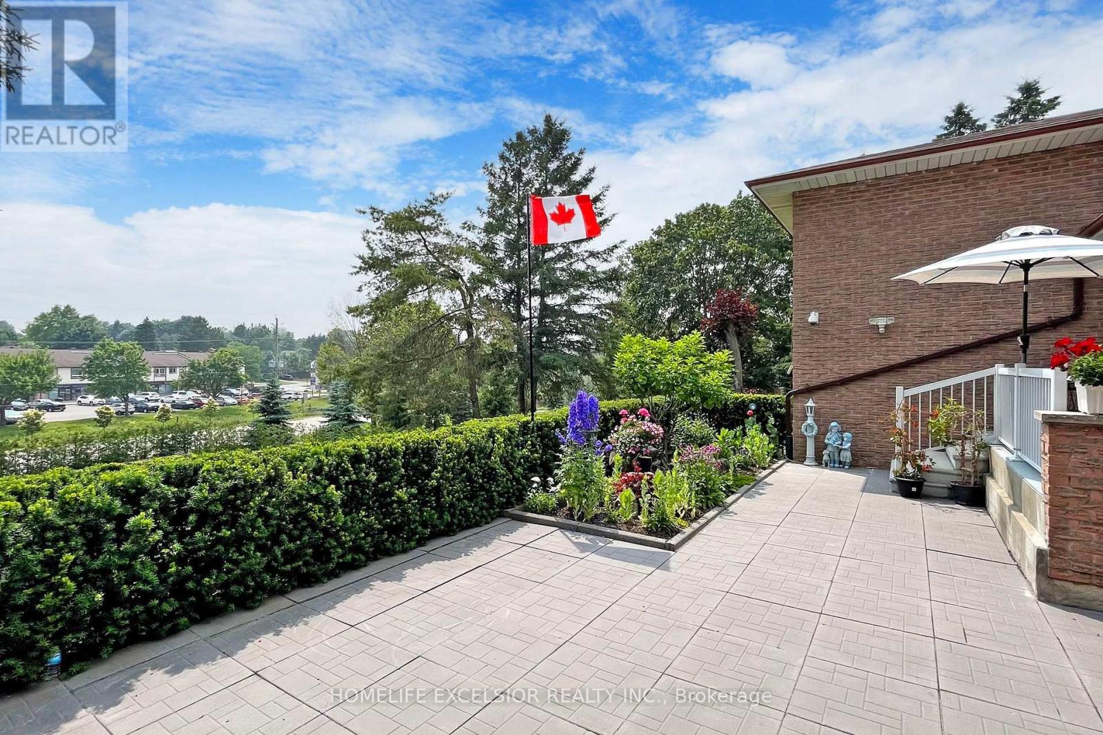Property at 550 MOUNT ALBERT ROAD image 3