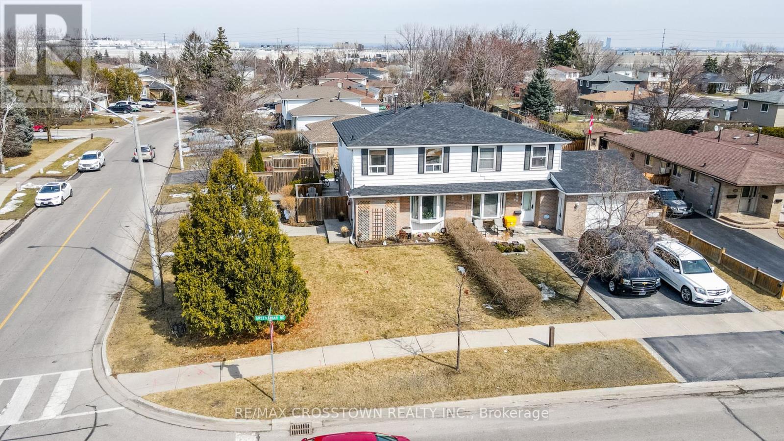 2 Gatewood Drive, Brampton, Ontario  L6S 1Y9 - Photo 2 - W12022209