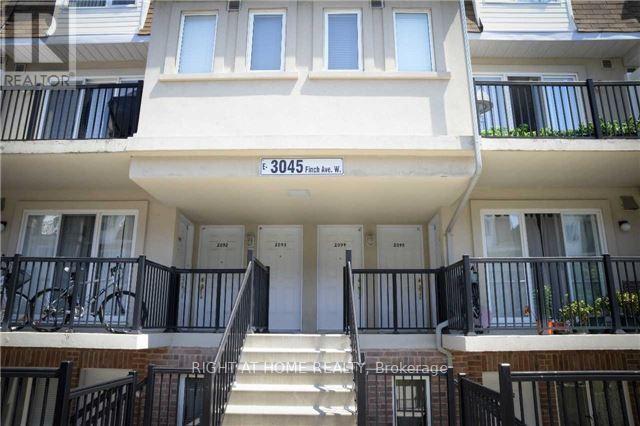 <div class="slider-price">$2,250 Monthly</div><p>2082 - 3045 Finch Avenue W, Toronto, Ontario</p>