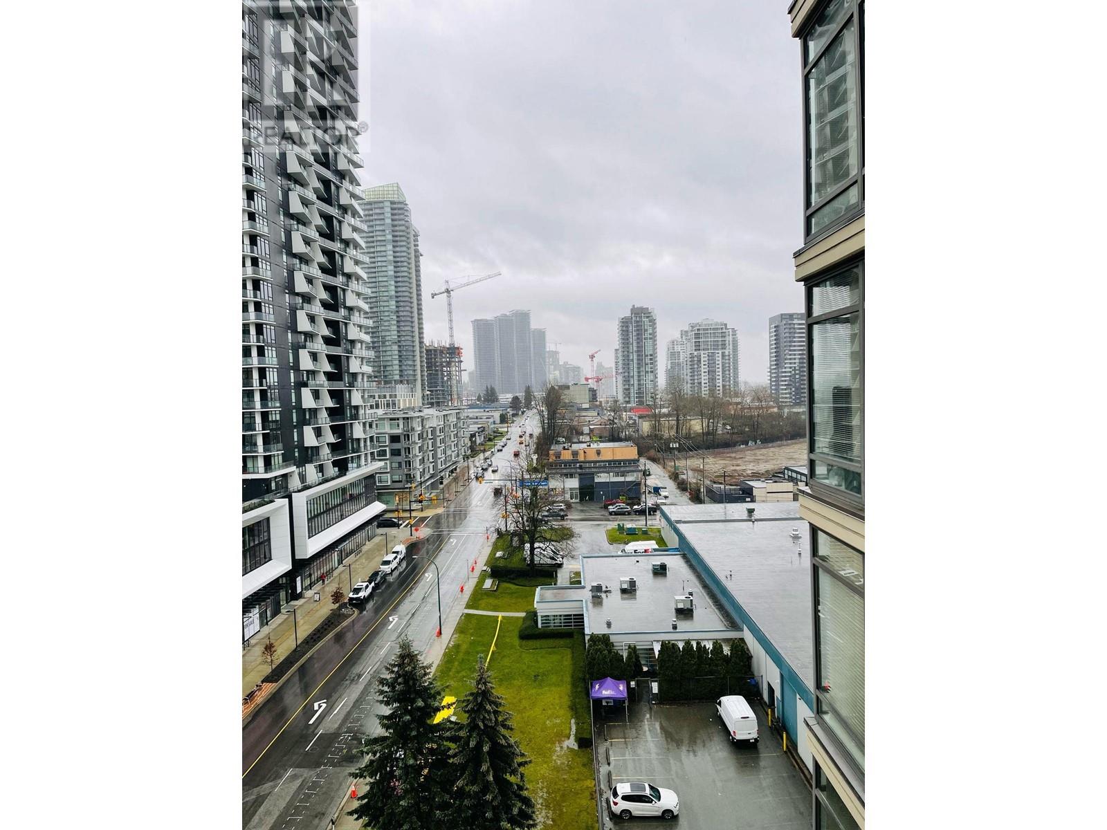 Listing Picture 2 of 17 : 1002 4250 DAWSON STREET, Burnaby / 本拿比 - 魯藝地產 Yvonne Lu Group - MLS Medallion Club Member