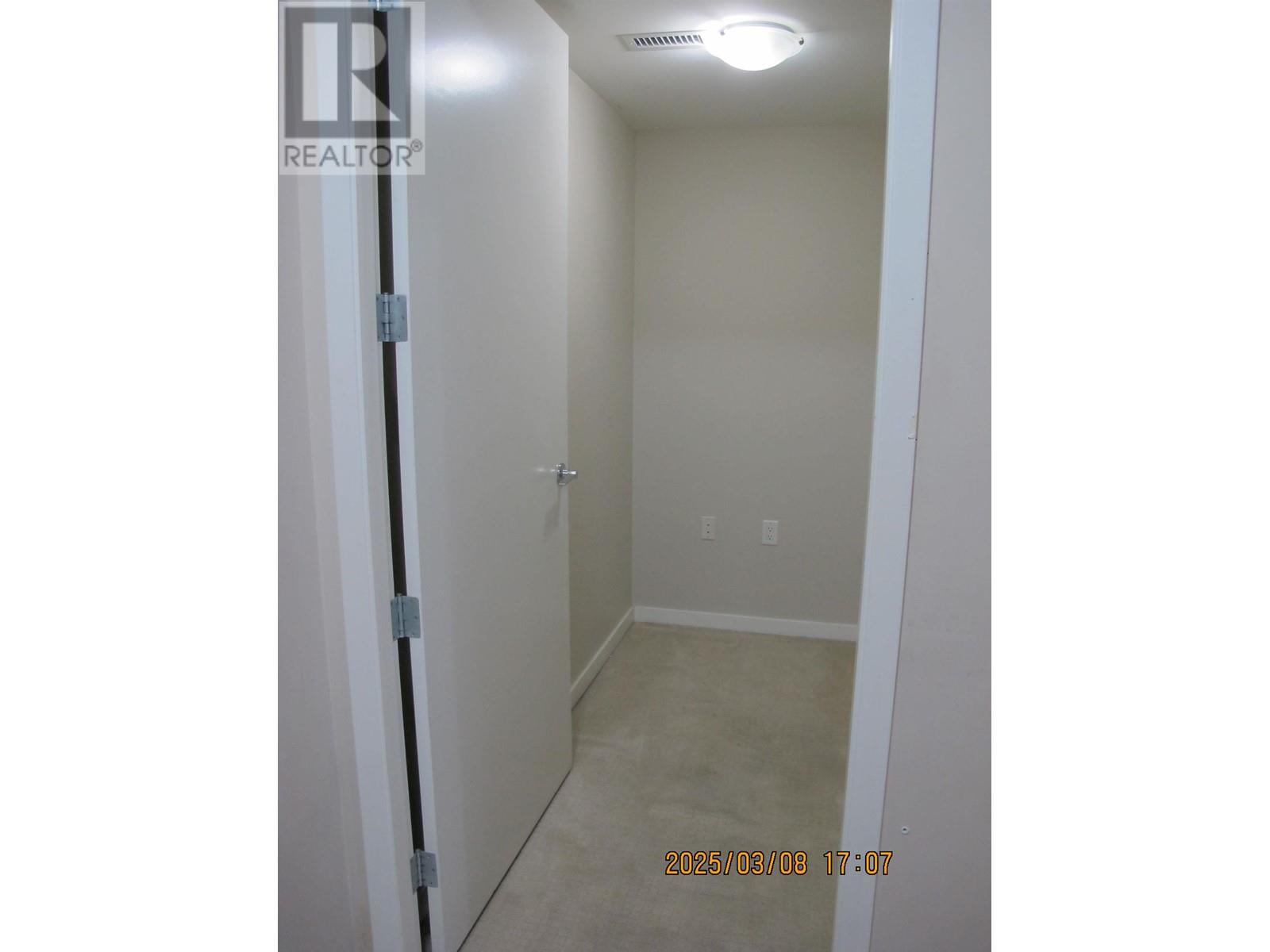 Listing Picture 10 of 17 : 1002 4250 DAWSON STREET, Burnaby / 本拿比 - 魯藝地產 Yvonne Lu Group - MLS Medallion Club Member