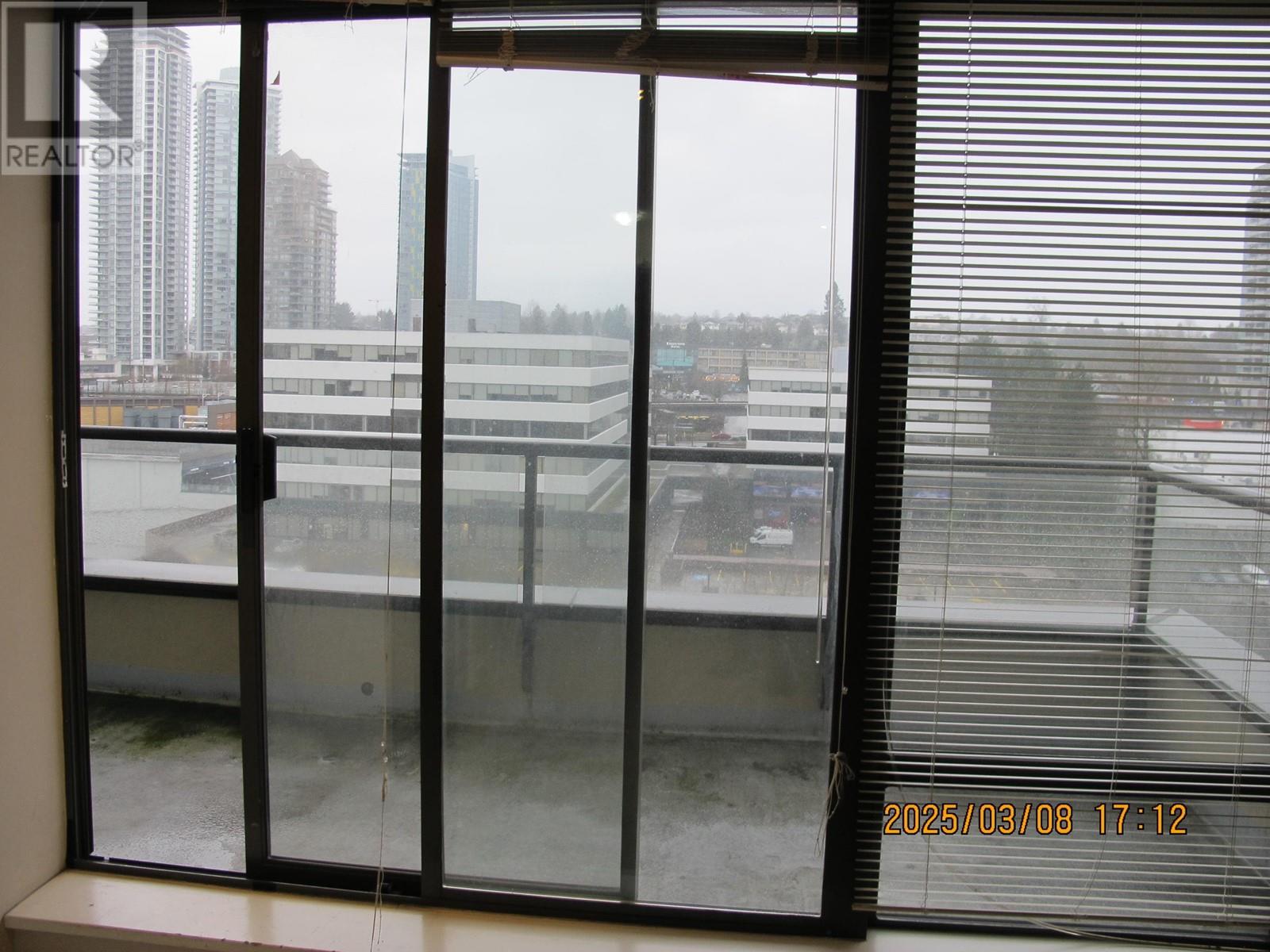Listing Picture 14 of 17 : 1002 4250 DAWSON STREET, Burnaby / 本拿比 - 魯藝地產 Yvonne Lu Group - MLS Medallion Club Member