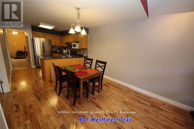 407 Westforest Trail, Kitchener, Ontario  N2N 3L8 - Photo 2 - X12022250