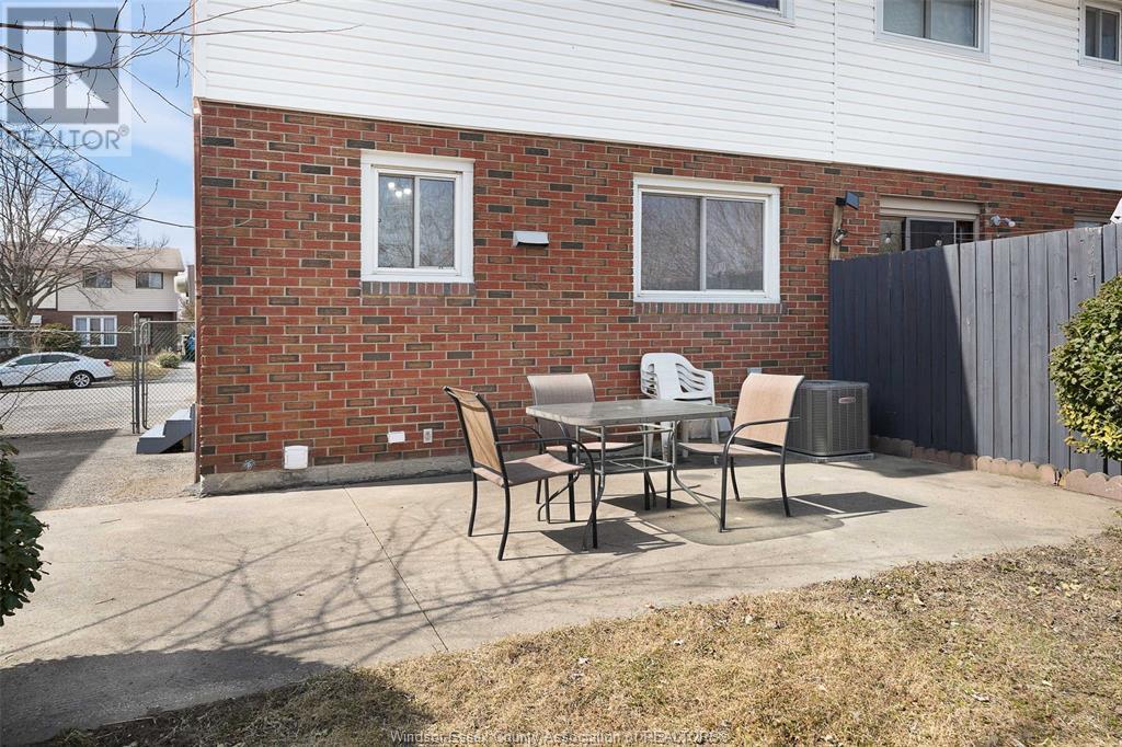 9655 Melville, Windsor, Ontario  N8R 1B4 - Photo 33 - 25005840