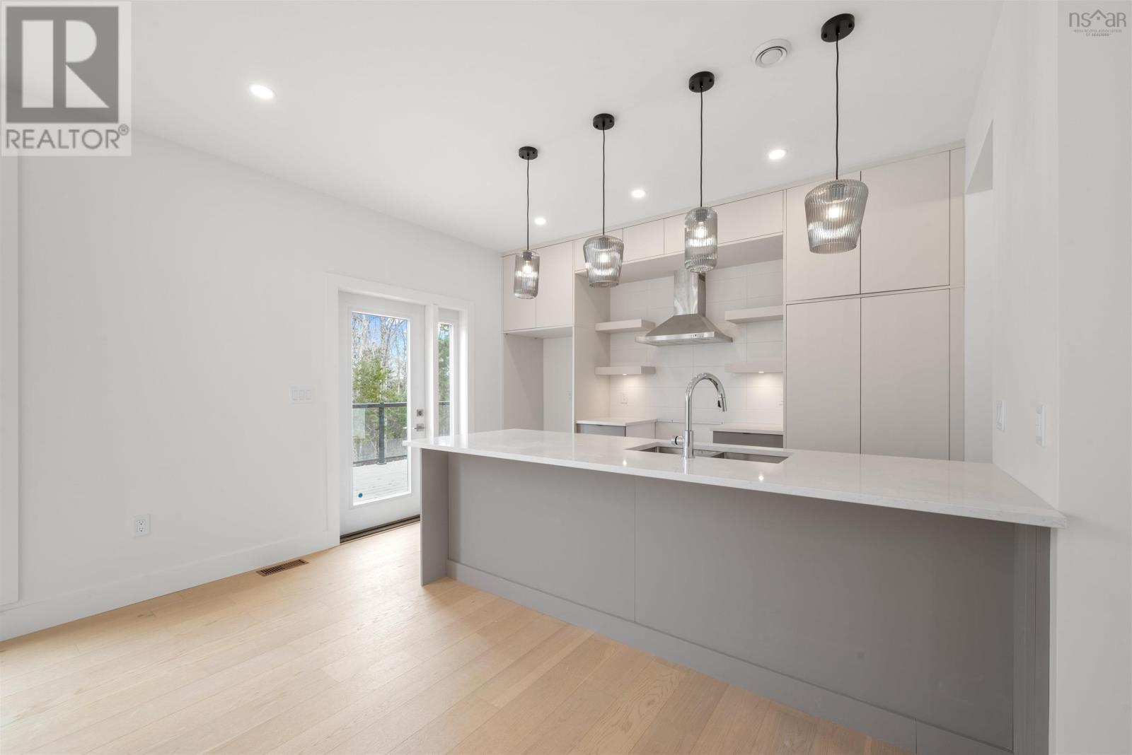 Property at 11 Merion Court image 3