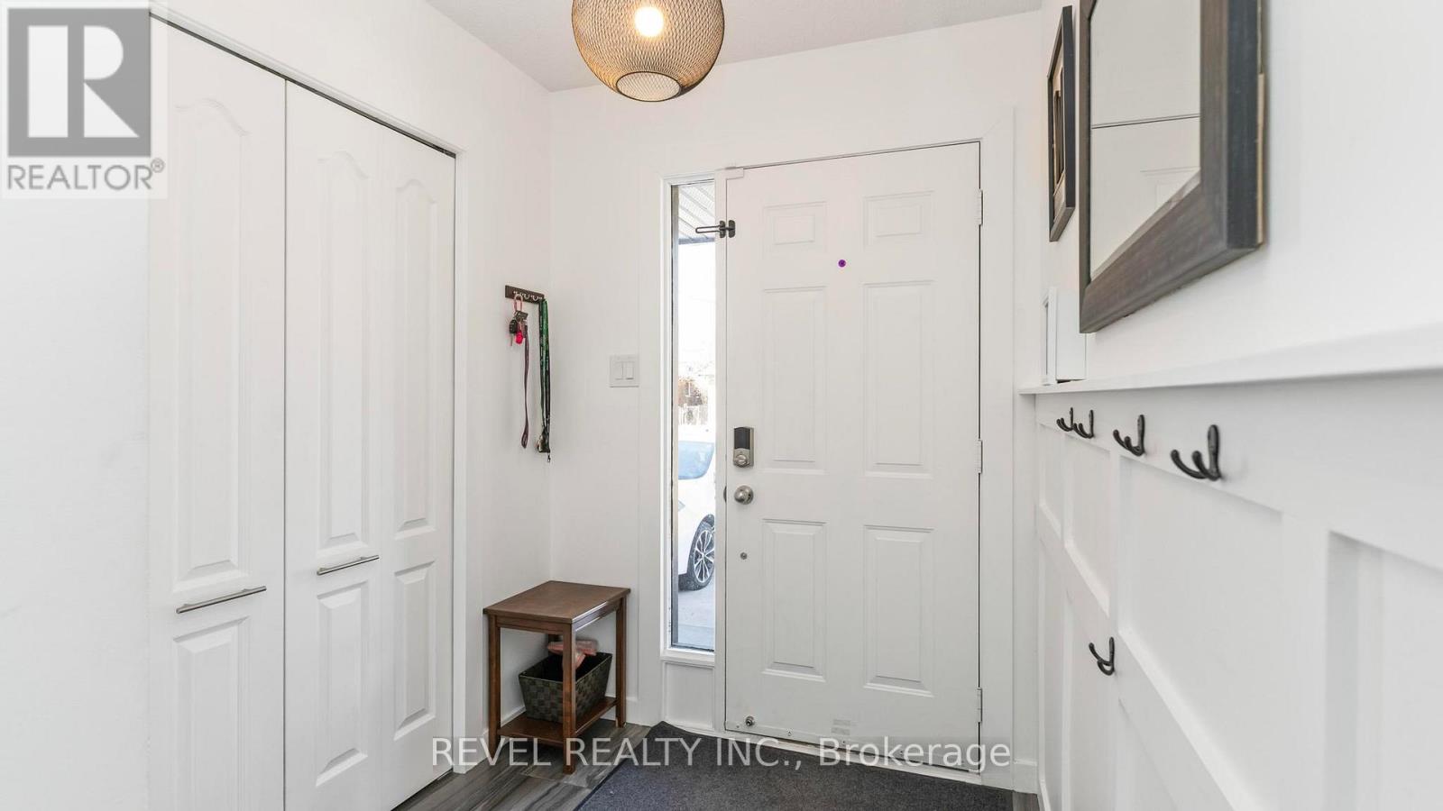 Photo 4 of 45 for 19 Millmead Road