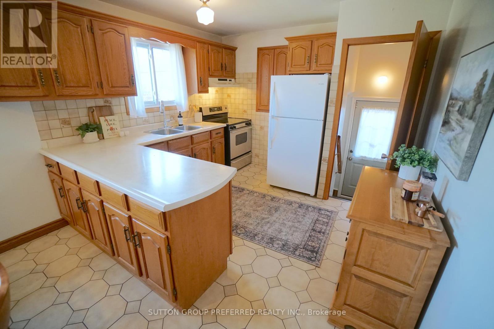Photo 11 of 31 for 132 Lyman Street