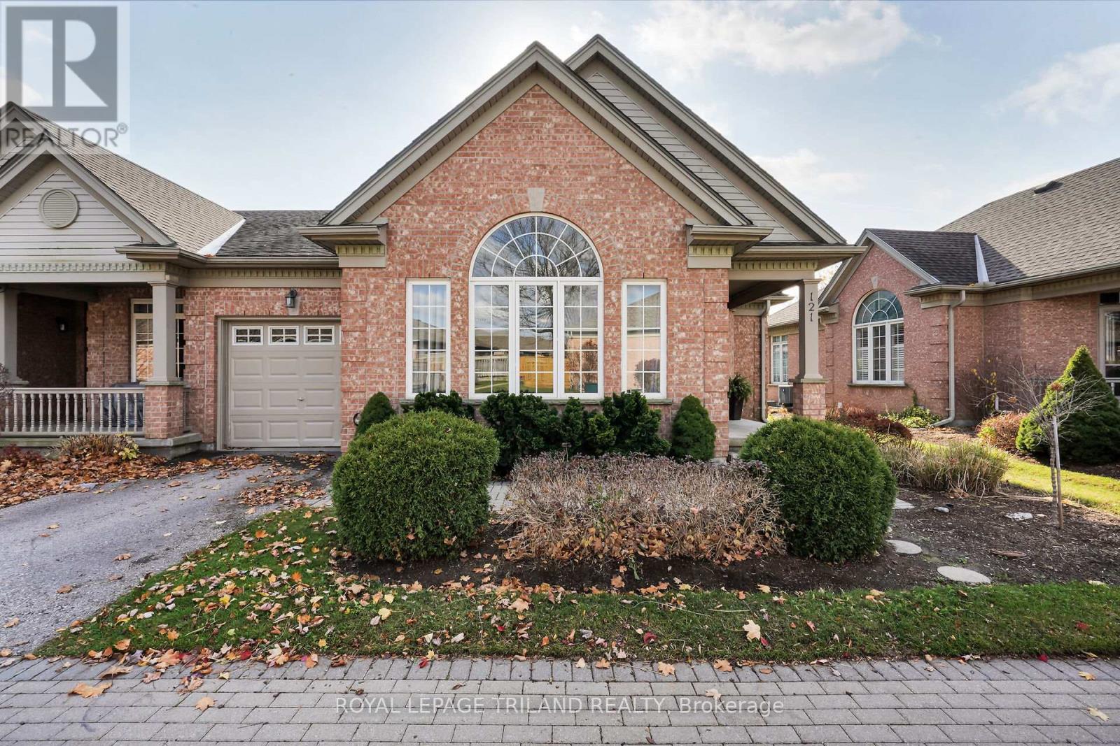 Property at 121 - 2025 MEADOWGATE BOULEVARD image 1
