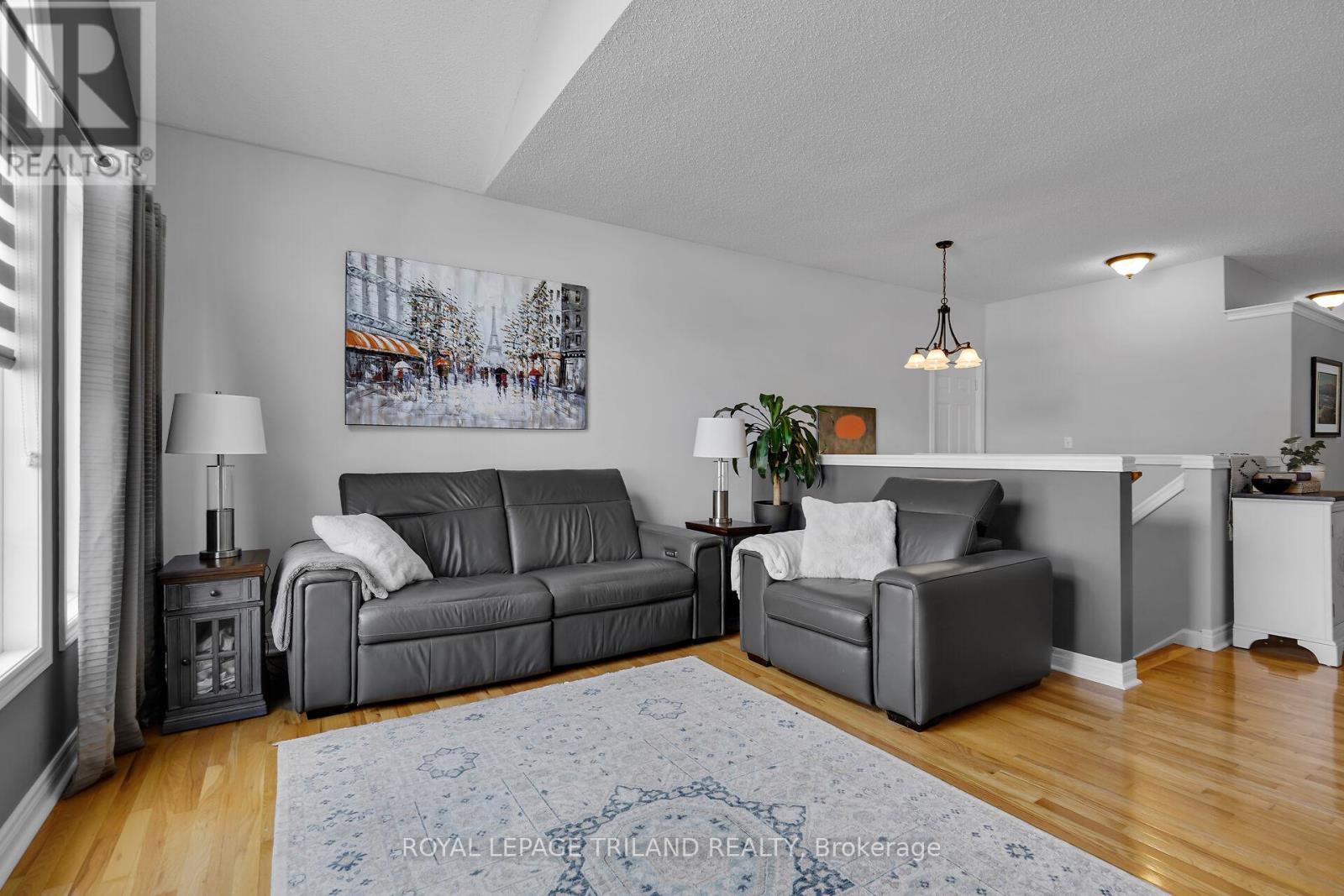 Property at 121 - 2025 MEADOWGATE BOULEVARD image 5