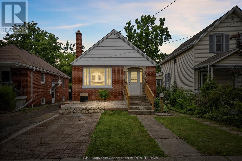 Property at 33 WILSON AVENUE image 3