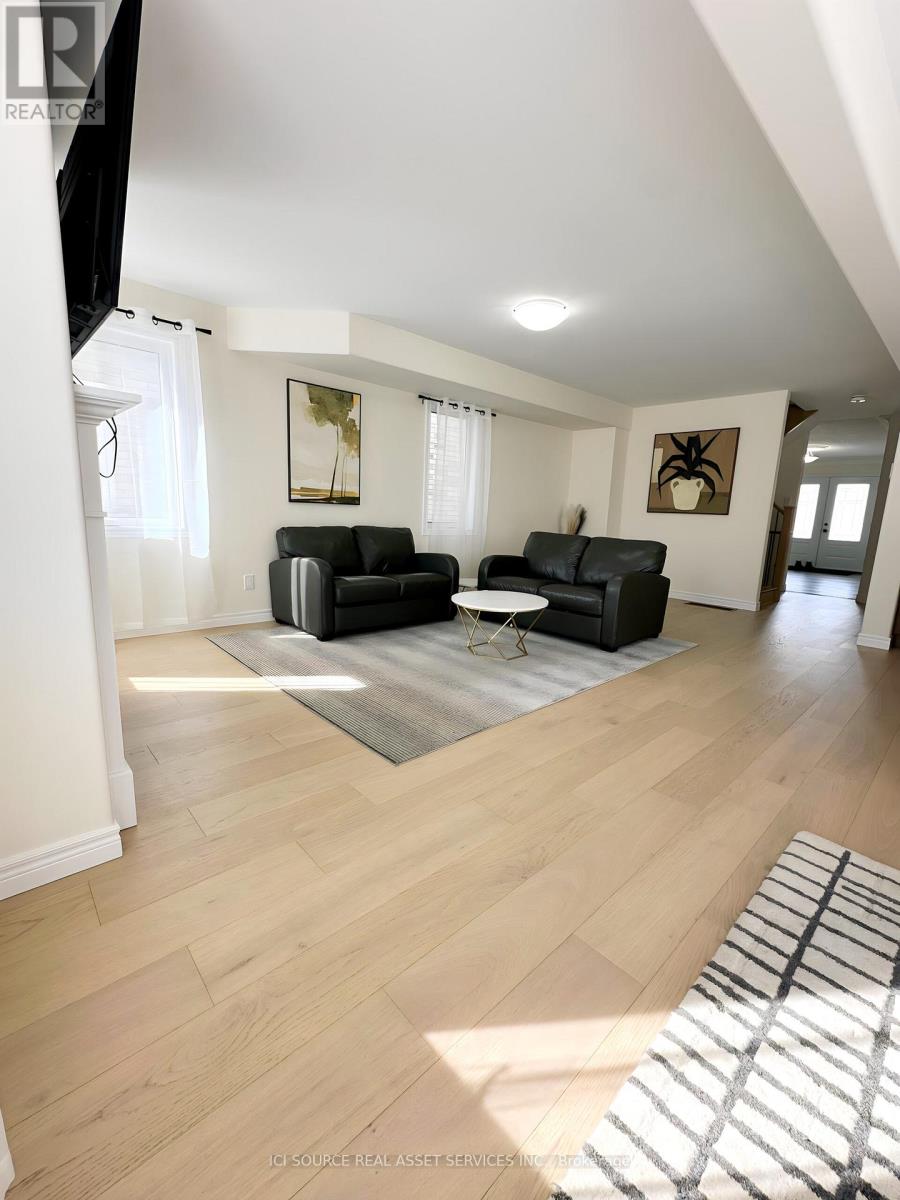 905 Bamford Terrace, Peterborough (Monaghan Ward 2), Ontario  K9K 0H3 - Photo 3 - X12022406