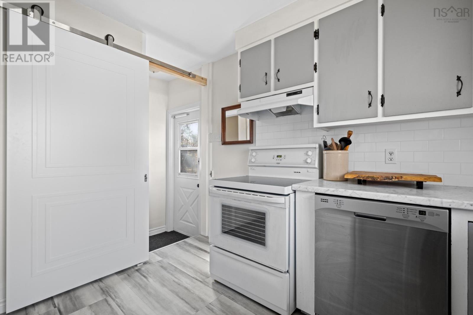 100 Marlboro Drive, Bridgewater, Nova Scotia  B4V 2Y3 - Photo 12 - 202504985