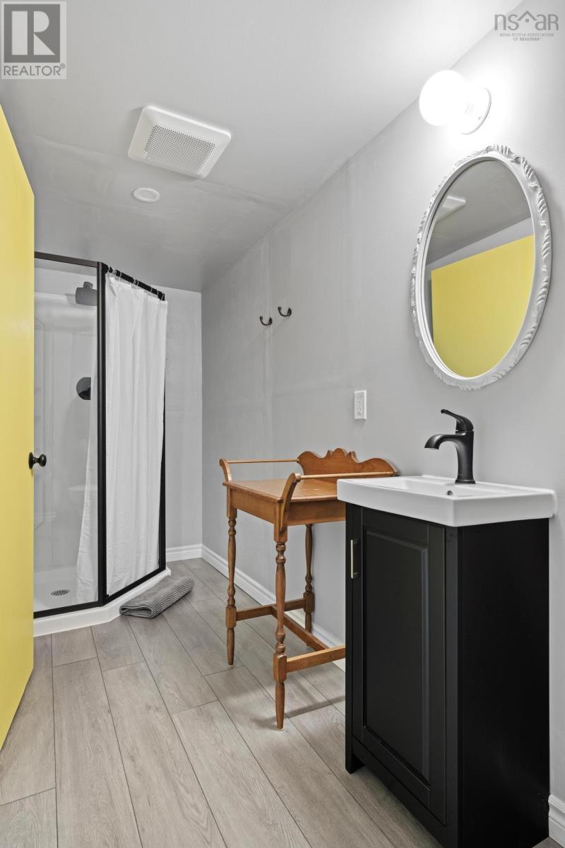 100 Marlboro Drive, Bridgewater, Nova Scotia  B4V 2Y3 - Photo 33 - 202504985