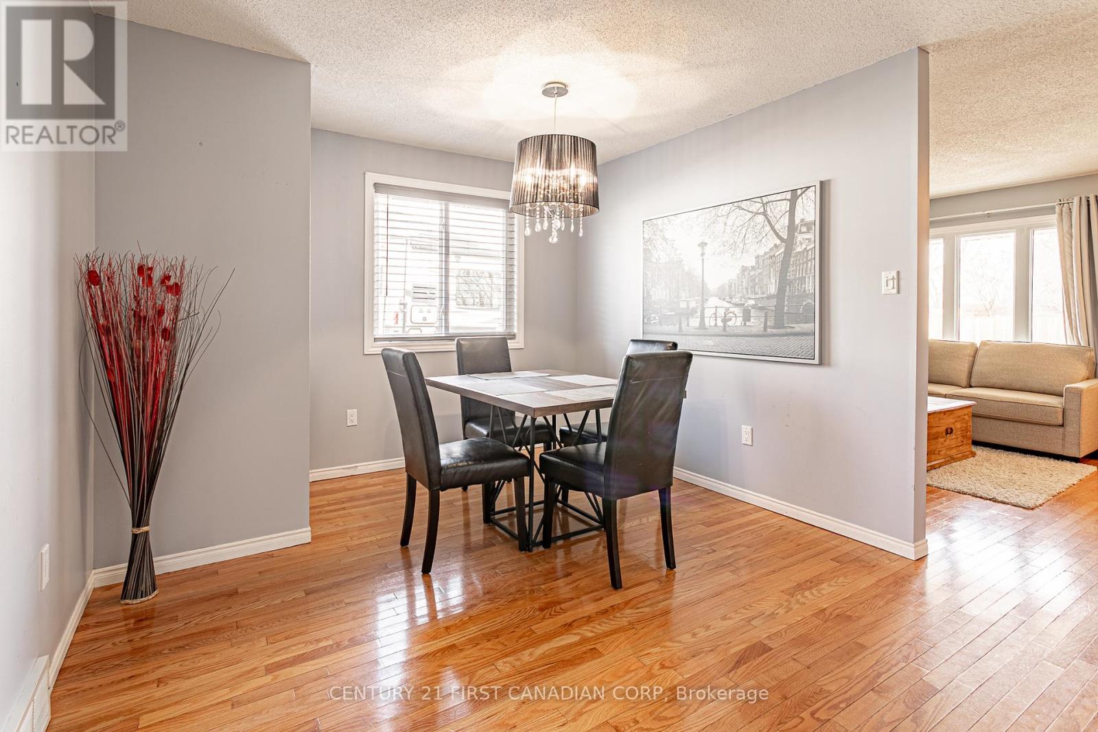 91 Bonaventure Drive W, London East, Ontario  N5V 4A7 - Photo 6 - X12022440