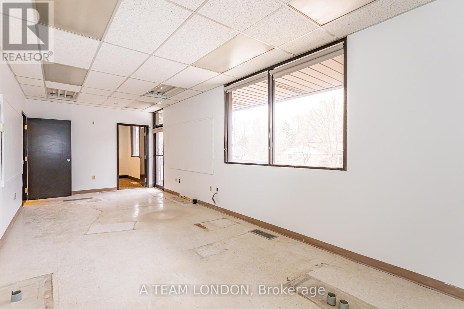 A - 743 Wellington Road, London South, Ontario  N6C 4R5 - Photo 21 - X12022486