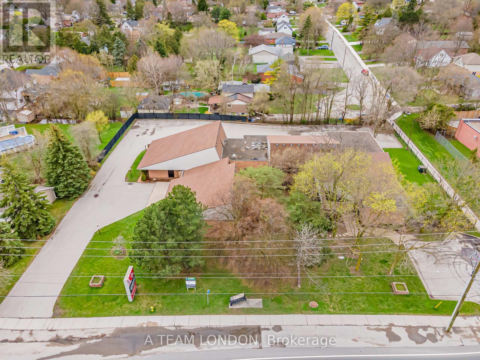 A - 743 Wellington Road, London South, Ontario  N6C 4R5 - Photo 38 - X12022486