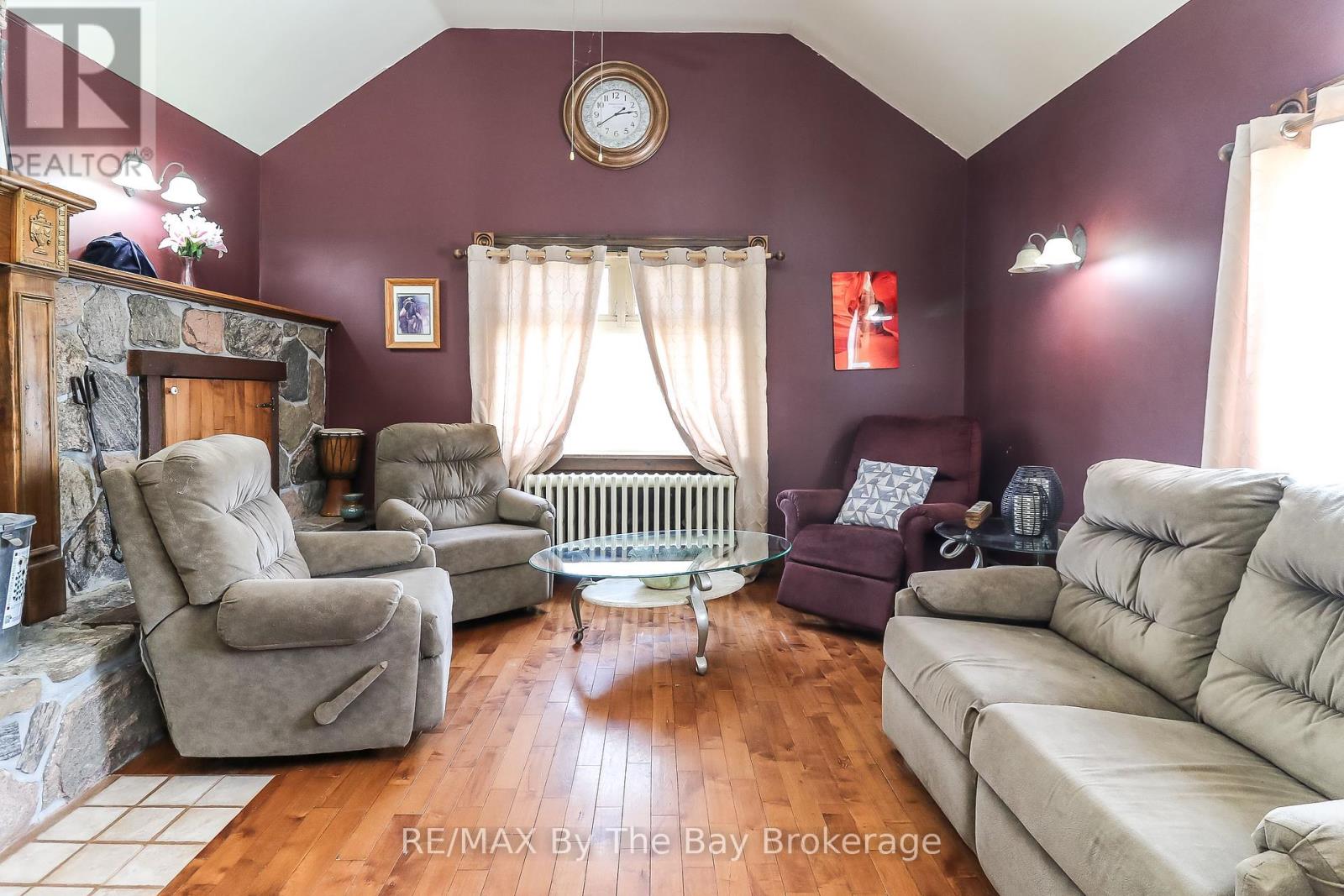 2553 County 42 Road, Clearview, Ontario  L0M 1S0 - Photo 11 - S12022484