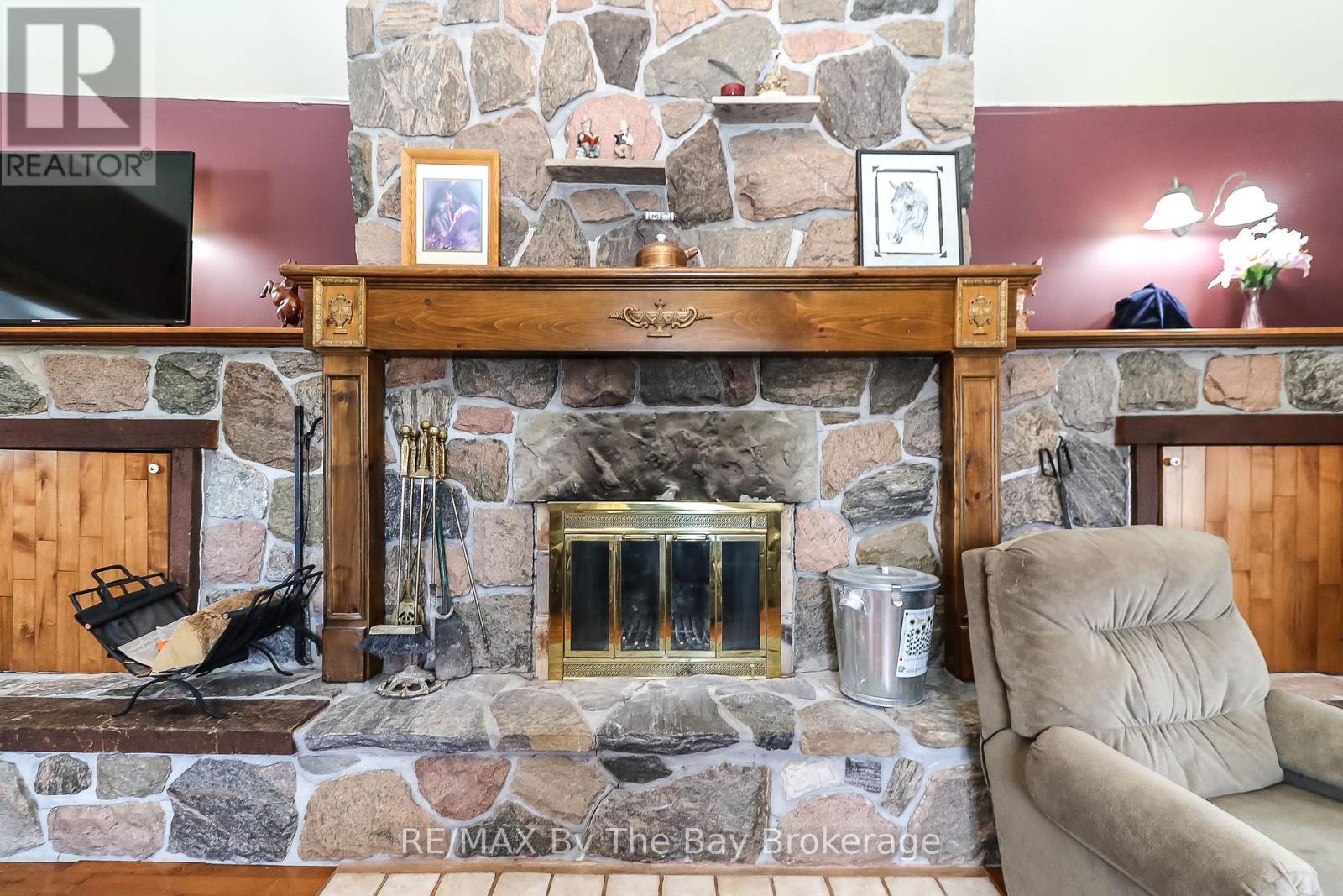 2553 County 42 Road, Clearview, Ontario  L0M 1S0 - Photo 12 - S12022484