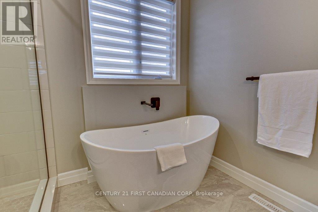 6 Aspen Circle, Thames Centre, Ontario  N0M 2P0 - Photo 24 - X12022567