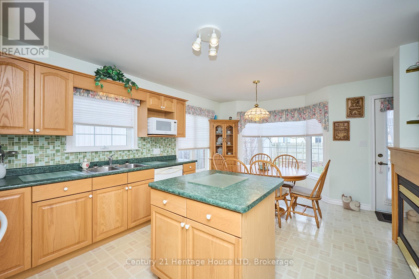 Property at 487 ALBANY STREET image 4