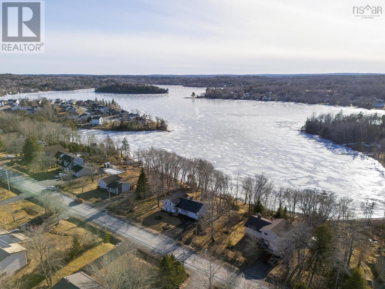 695 Lakeview Avenue, Middle Sackville, Nova Scotia  B4E 3B8 - Photo 2 - 202504995