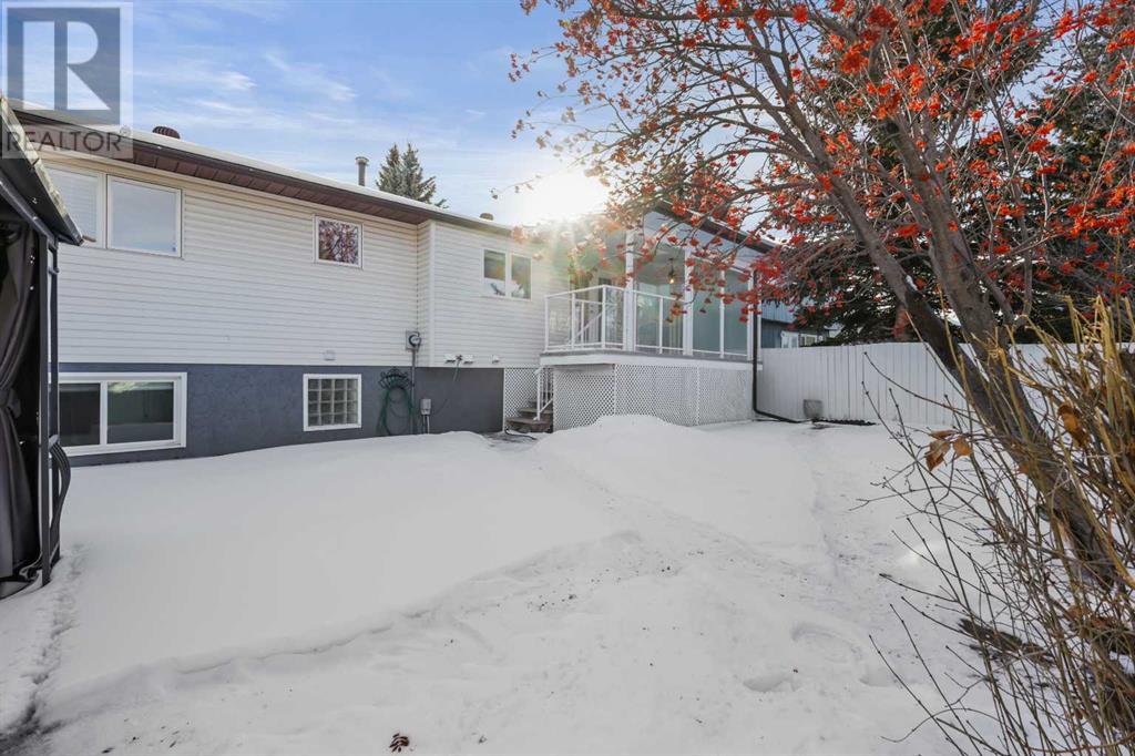 307 Woodside Bay Sw, Calgary, Alberta  T2W 3K9 - Photo 45 - A2195578