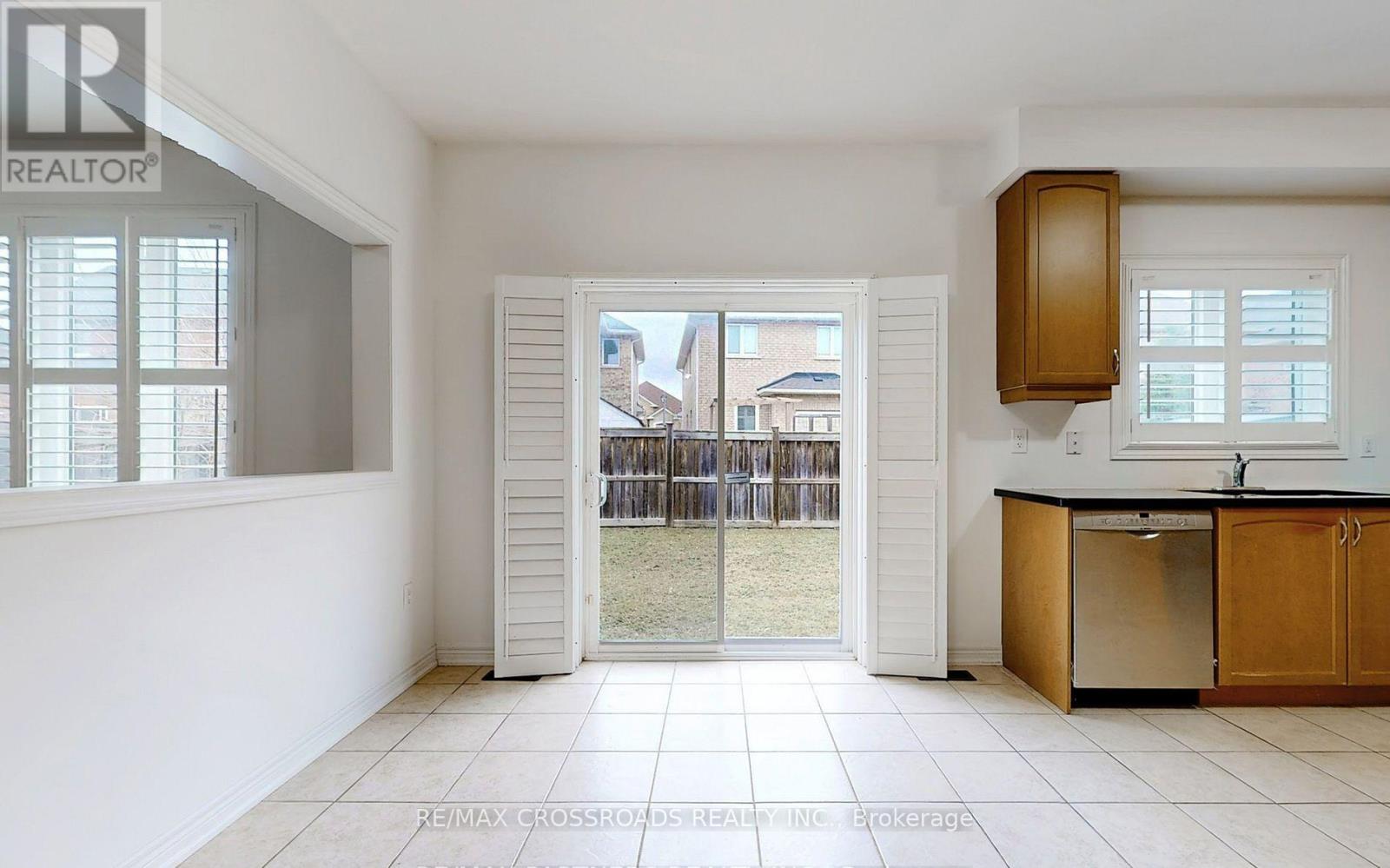 73 Eakin Mill Road, Markham, Ontario  L6E 1N9 - Photo 10 - N12020950