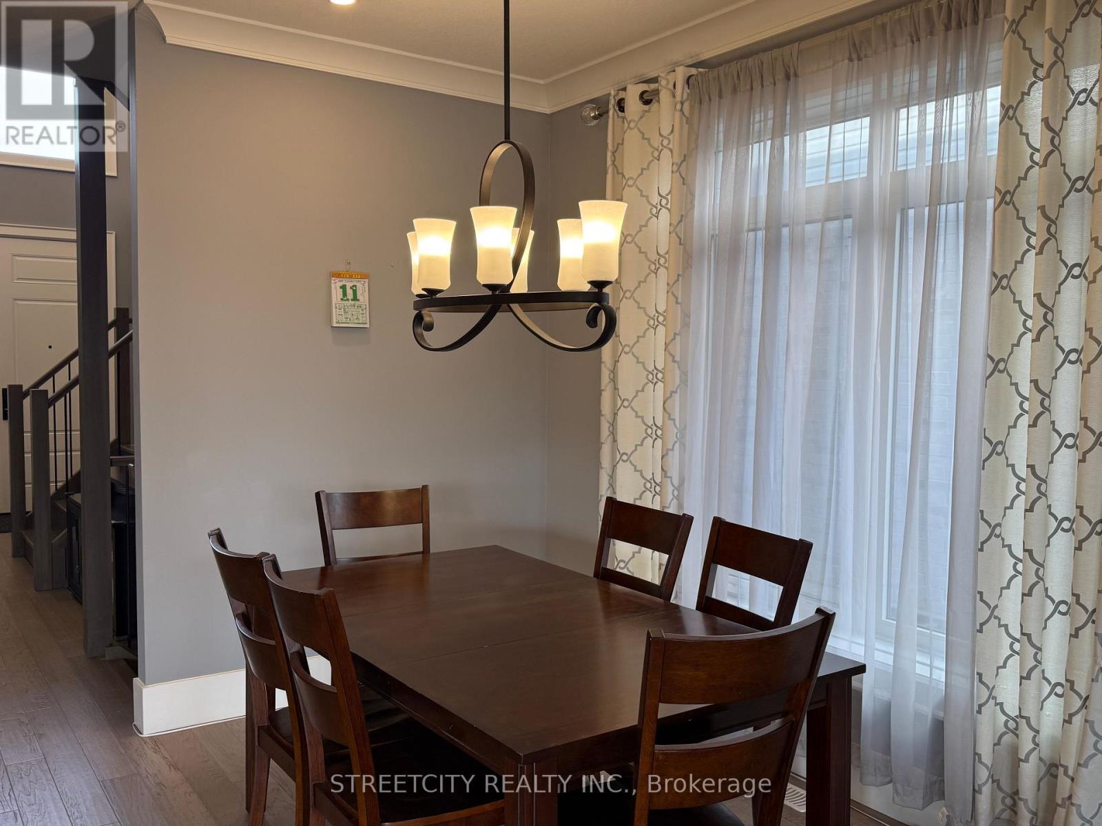 Photo 6 of 25 for 1796 Brayford Avenue N