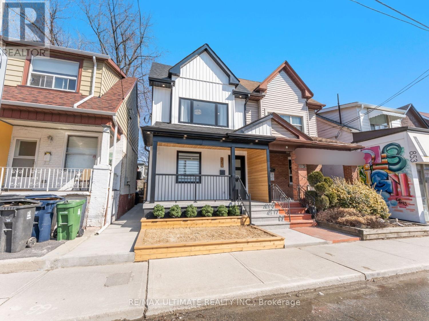 857 Pape Avenue, Toronto, Ontario  M4K 3T7 - Photo 4 - E12022266