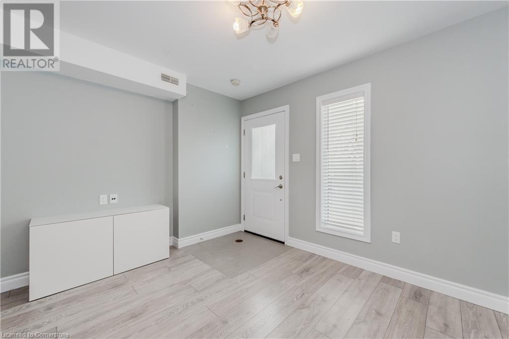 122 Courtland Avenue E Unit# 11, Kitchener, Ontario  N2G 0B8 - Photo 4 - 40706467