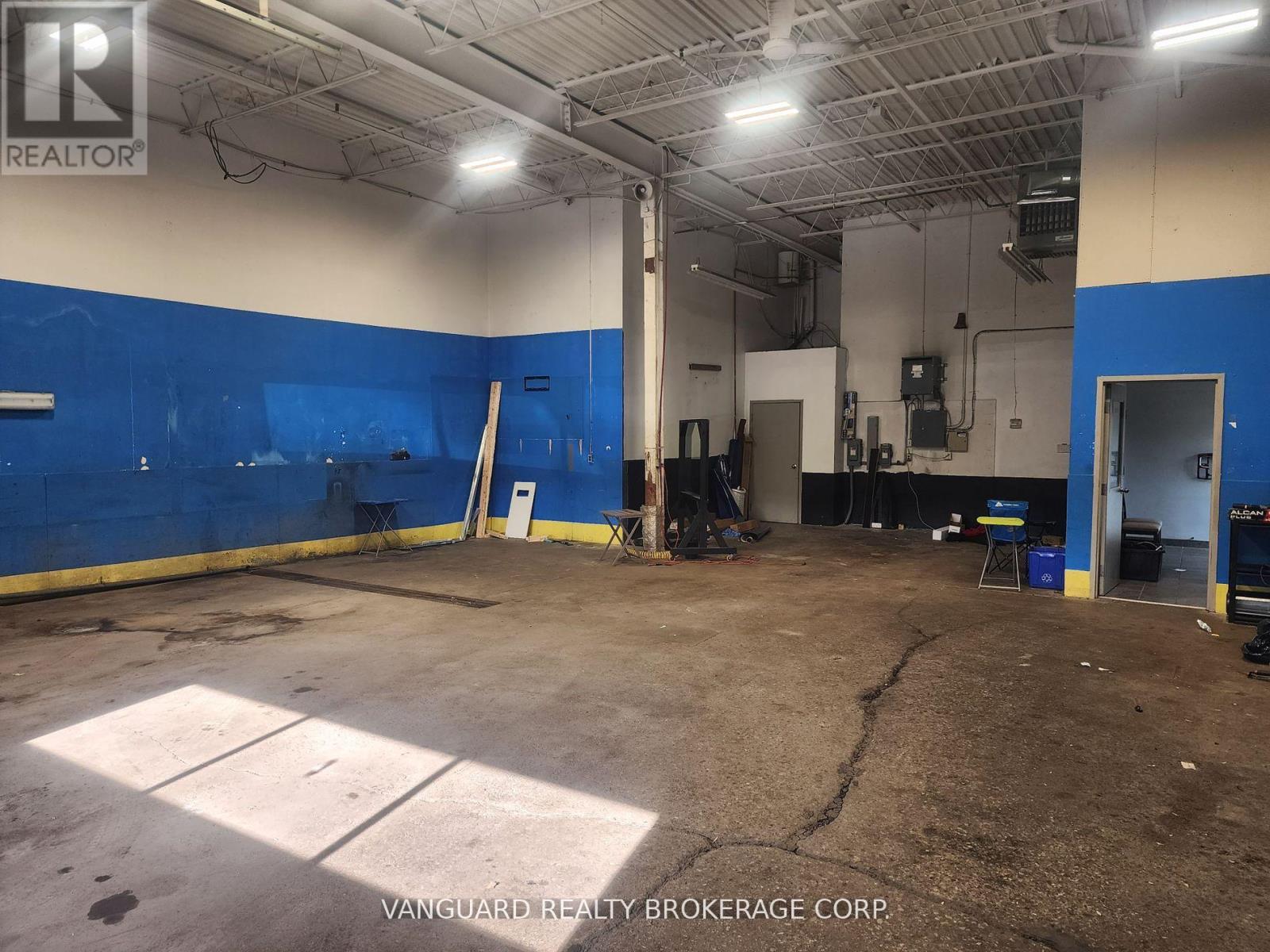 2 - 700 Burnhamthorpe Road W, Mississauga, Ontario  L5C 2R9 - Photo 24 - W12022655