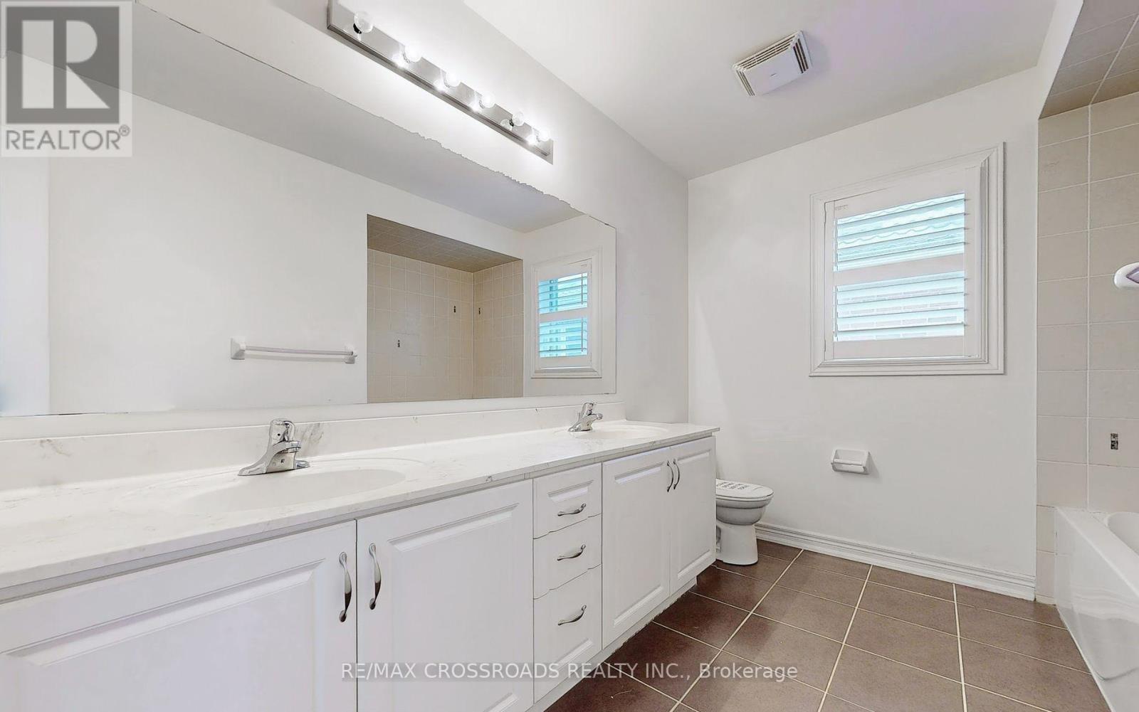 73 Eakin Mill Road, Markham, Ontario  L6E 1N9 - Photo 38 - N12020950