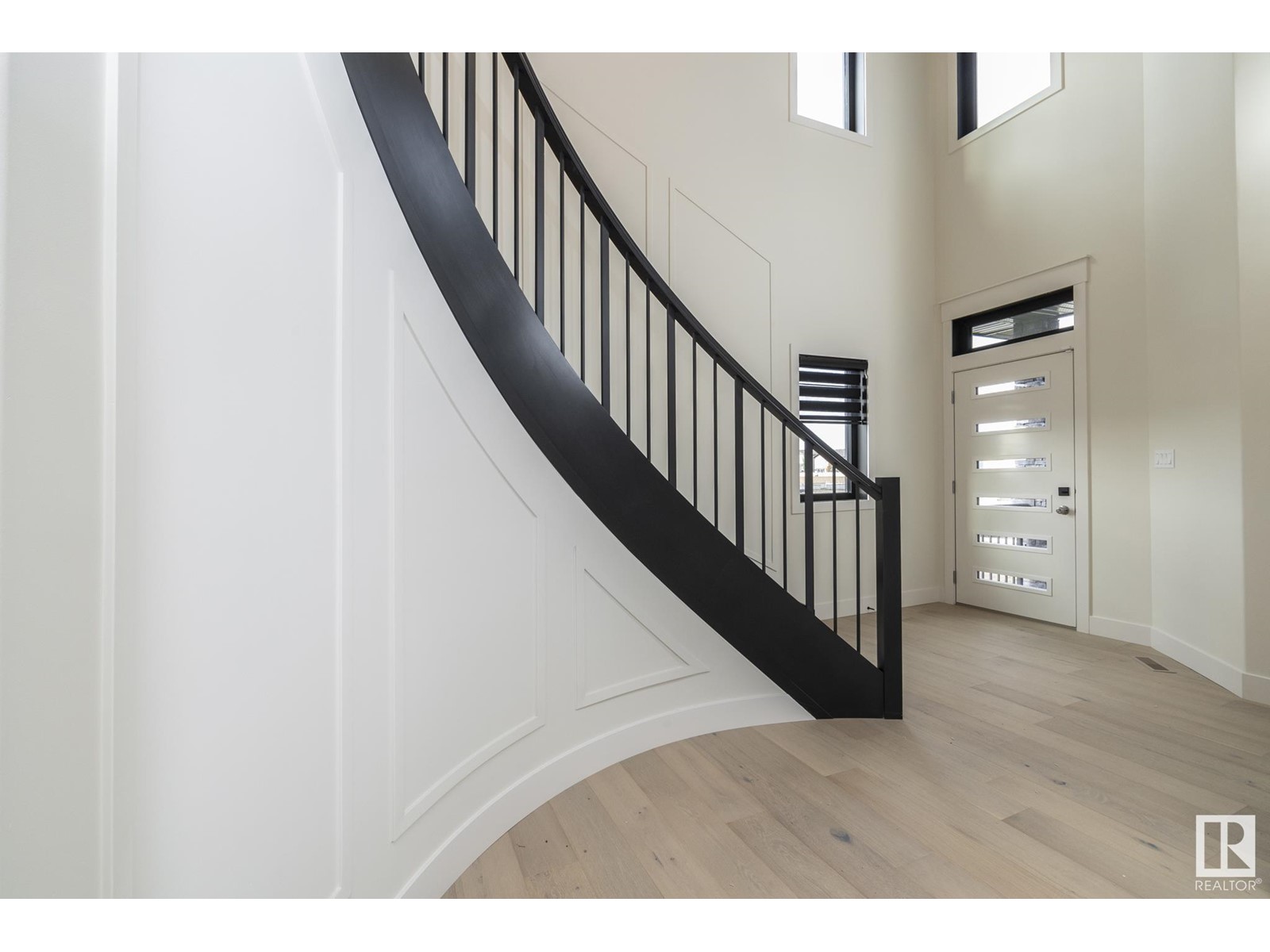 Property at 1607 157 ST SW image 3