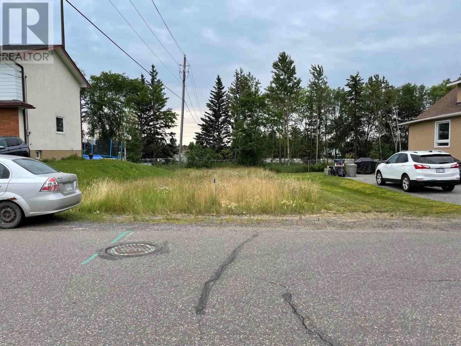 01 Carl AVE, Thunder Bay, Ontario