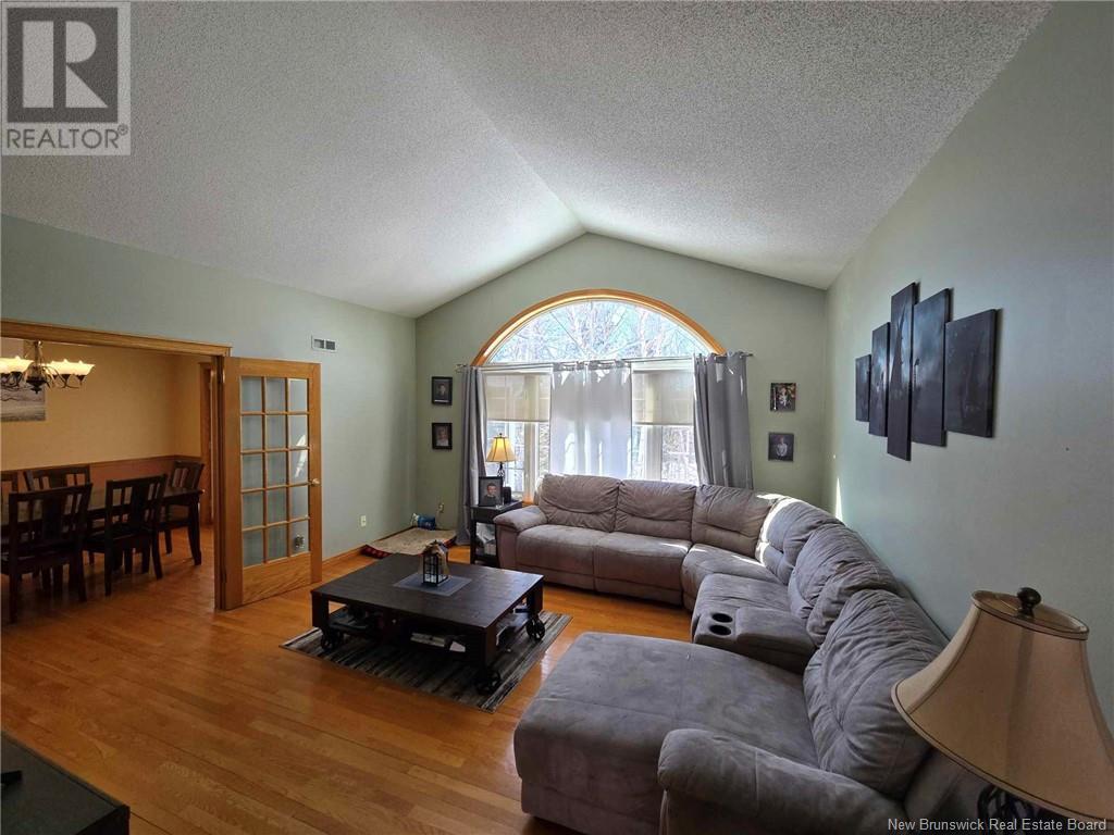 1125 Birchwood Drive, Bathurst, New Brunswick  E2A 4W8 - Photo 13 - NB114213