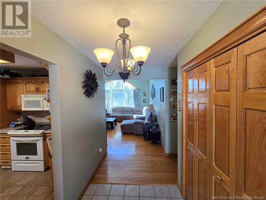 1125 Birchwood Drive, Bathurst, New Brunswick  E2A 4W8 - Photo 12 - NB114213